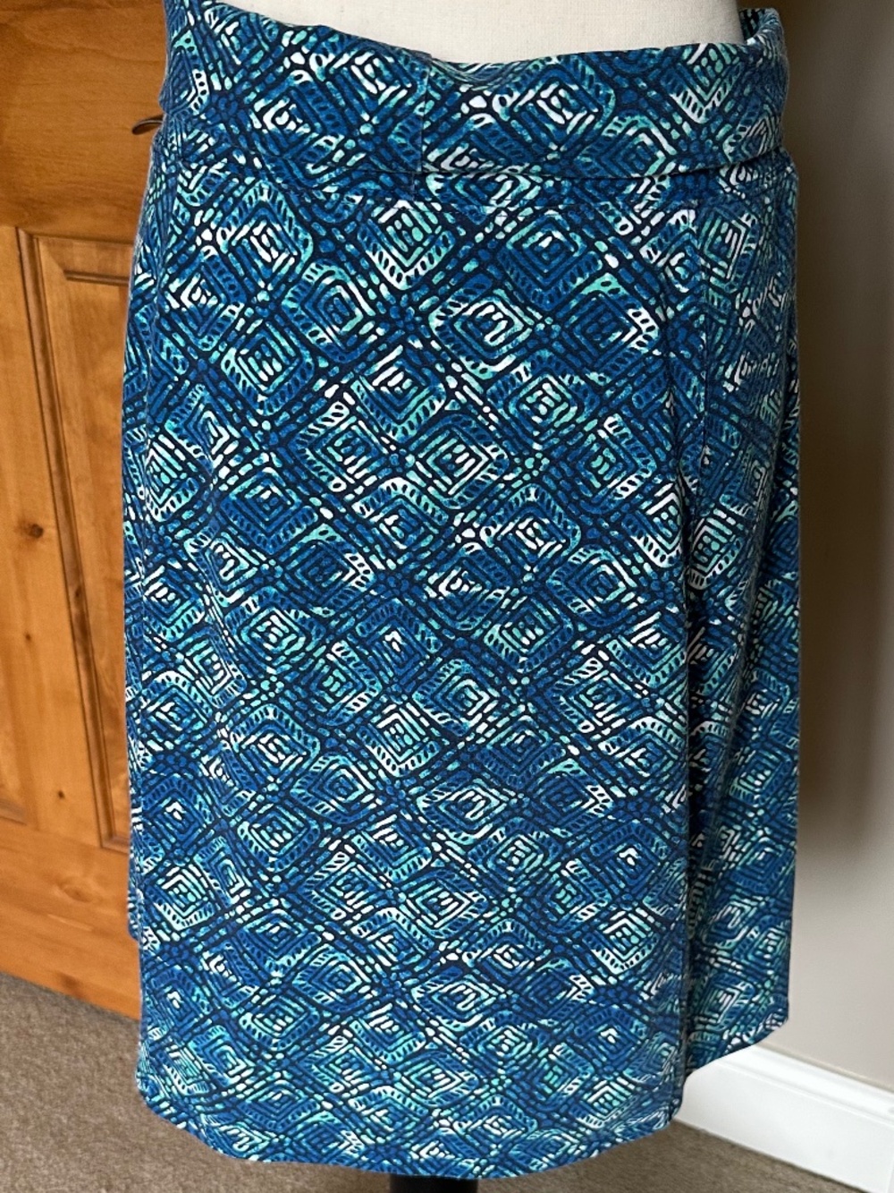 Royal Robbins Blue Geometric Print A-Line Skirt Small Zip Pocket - Picture 8 of 8